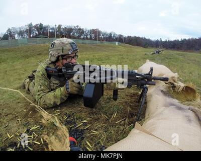 Soldiers with Alpha Company, 287th Infantry, 2nd Brigade Combat Team of Fort Drum, N.Y., conduct live-fire training at a range on North Post during operations for the Vigilant Shield exercise Nov. 3, 2017, at Fort McCoy, Wis. More than 100 Soldiers with 10th Mountain Division units of Fort Drum, N.Y., deployed to Fort McCoy in late October to participate in the emergency deployment readiness exercise. (U.S. Army Photo by Greg Mason, Fort McCoy Multimedia/Visual Information Office, Fort McCoy, Wis.) Stock Photo