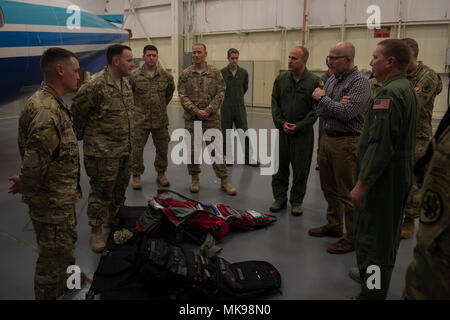 Mark. E. Mitchell, Acting Assistant Secretary of Defense (Special Operations/Low-Intensity Conflict), tours squadrons assigned to the 492nd Special Operations Wing at Duke Field, Fla., Nov. 30, 2017. Mitchell visited Air Force Special Operations Command to gain a better understanding on how AFSOC trains, equips and utilizes Air Commandos. (U.S. Air Force photo by Airman 1st Class Joseph Pick) Stock Photo