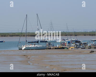 Queenborough, Kent, UK. 7th May, 2018. UK Weather: a hot sunny afternoon in Queenborough, Kent. Credit: James Bell/Alamy Live News Stock Photo