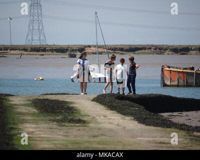 Queenborough, Kent, UK. 7th May, 2018. UK Weather: a hot sunny afternoon in Queenborough, Kent. Credit: James Bell/Alamy Live News Stock Photo