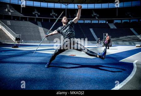07 May 2018, Germany, Berlin: Javelin throw wold champion Johannes Vetter during training in the Olympic stadium. The surface's skid resistance was tested during a test training ahead of the European Championships between 07 and 12 August 2018. Photo: Michael Kappeler/dpa Stock Photo