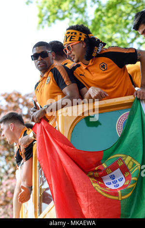 Wolverhampton, UK.07th May 2018: Wolverhampton Wanderers FC victory parade around the city centre ending in West Park. Thousands of fans filled the streets to celebrate their Championship league title and promotion into the premiership next season. Credit: Ian Francis/Alamy Live News Stock Photo