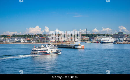 Sundbusserne Øre Sound passenger ferry 'MS Permille' approaching the Baltic Sea coastal city of Helsingborg, Scania, Sweden Stock Photo