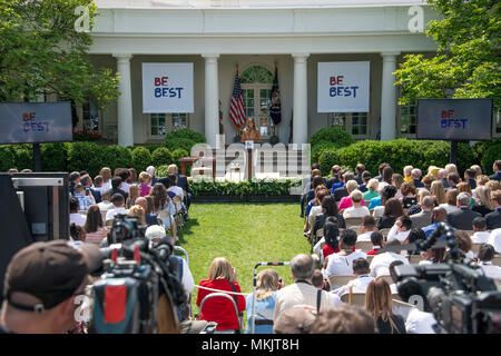 Washington, United States Of America. 07th May, 2018. First Lady Melania Trump announces her Initiatives in the Rose Garden of the White House in Washington, DC on Monday, May 7, 2018. Credit: Ron Sachs/CNP (RESTRICTION: NO New York or New Jersey Newspapers or newspapers within a 75 mile radius of New York City) | usage worldwide Credit: dpa/Alamy Live News