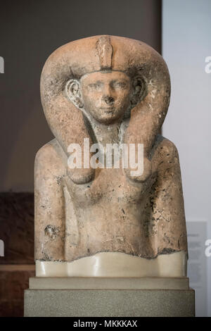 London. England. British Museum. Statue of Egyptian Queen Ahmose-Merytamun (or Meritamun / Meritamon) wearing Hathor wig, ca. 1500-1450 BC, from the T Stock Photo