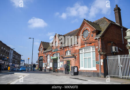 Thornton Heath Crystal Palace South London Uk The Railway Telegraph Pub Stock Photo Alamy