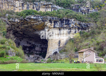 River running through the Porte de l'Arize, entrance of the prehistoric cave Mas-d'Azil, Midi-Pyrénées, Pyrenees, France Stock Photo