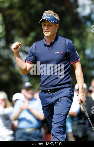 Luke Donald putt at the 10th green during the Final round of the 2014 European Tour of the BMW PGA Championship at Wentworth Golf Club, Virginia Water, Surrey, England. 25 May 2014 --- Image by © Paul Cunningham Stock Photo