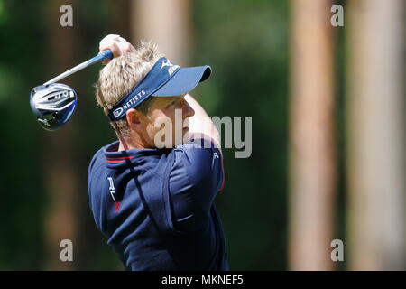 Luke Donald drive at the 8th Tee during the Final round of the 2014 European Tour of the BMW PGA Championship at Wentworth Golf Club, Virginia Water, Surrey, England. 25 May 2014 --- Image by © Paul Cunningham Stock Photo