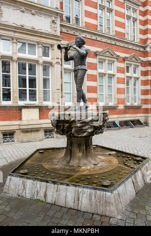 Statue of the Pied Piper of Hamelin in the old town Stock Photo