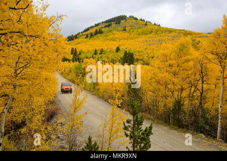 Autumn at Boreas Pass - Boreas Pass is a popular four-wheel-drive route for exploring the colorful autumn Colorado Rockies. Breckenridge, Colorado, US Stock Photo