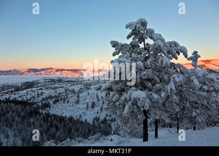 Beautiful winter view of Lake Chelan with blue lake and mountain tops ...