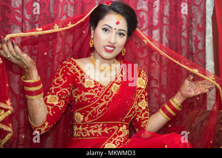 An Beautiful Girl in Traditional Nepali Bride Dress Editorial Stock Photo -  Image of flower, india: 154948123