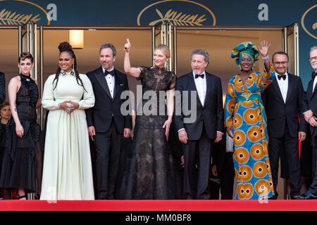 CANNES, FRANCE - MAY 08: Jury of festival de cannes - Kristen Stewart, Chang Chen, Ava DuVernay, Denis Villeneuve, Cate Blanchett, Robert Guediguian, Khadja Nin, Andrey Zvyagintsev, Lea Seydoux attends the screening of 'Everybody Knows (Todos Lo Saben)' and the opening gala during the 71st annual Cannes Film Festival at Palais des Festivals on May 8, 2018 in Cannes, France Credit: BTWImages/Alamy Live News Stock Photo