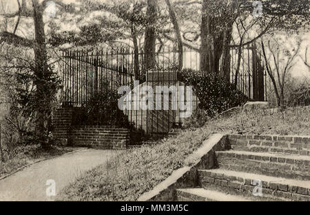 Old Tomb. Mount Vernon. 1910 Stock Photo