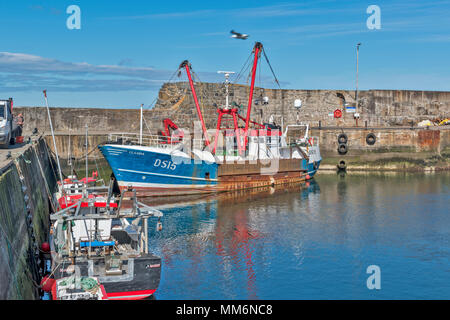 MACDUFF ABERDEENSHIRE SCOTLAND SHIPYARD OR BOATYARD TRAWLER UNDERGOING REPAIR Stock Photo