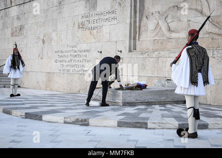 Athens, Greece. 9th May, 2018. The Russian Ambassador, Andrey Maslov at the laying wreath ceremony before The Greek Parliament.Thousands of Russian citizens participated in the celebrations for the 73rd anniversary of the victory against fascism, which has been established as a Victory Day. With the military parade as well as the demonstration, the festive event took place across Russia, with citizens holding photos of their relatives who have either fought or been killed during the World War. Credit: Nikolas Joao Kokovlis/SOPA Images/ZUMA Wire/Alamy Live News Stock Photo