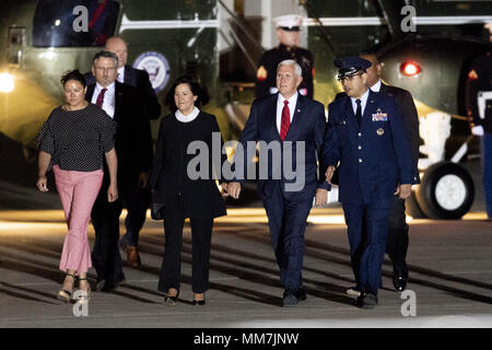 Suitland, MD, USA. 10th May, 2018. Vice President MIKE PENCE and his wife KAREN PENCE arriving for the return of the three American detainees held in captivity in North Korea at Joint Base Andrews in Suitland, Maryland on May 10, 2018. Credit: Michael Brochstein/ZUMA Wire/Alamy Live News