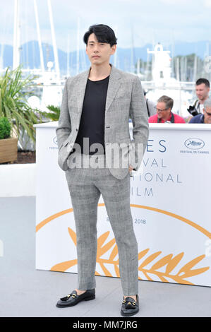 (180510) -- CANNES, May 10, 2018 (Xinhua) -- German actor Teo Yoo of the film 'Summer' poses during a photocall of the 71st Cannes International Film Festival in Cannes, France on May 10, 2018. (Xinhua/Chen Yichen)(rh) Stock Photo