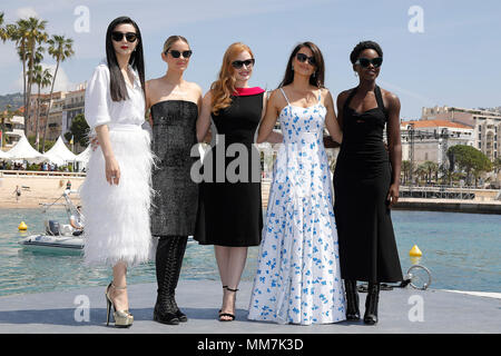 Cannes, France. 10th May 2018. (L-R) Fan Bing Bing, Marion Cotillard, Jessica Chastain, Penelope Cruz and Lupita Nyong'o attend the '355' Photocall during the 71st Cannes Film Festival at the Majestic Beach Pier on May 10, 2018 in Cannes, France. Credit: John Rasimus/Media Punch ***FRANCE, SWEDEN, NORWAY, DENARK, FINLAND, USA, CZECH REPUBLIC, SOUTH AMERICA ONLY*** Credit: MediaPunch Inc/Alamy Live News Stock Photo