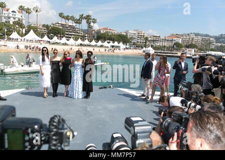 Fan Bingbing (l-r), Marion Cotillard, Jessica Chastain, Penelope Cruz and Lupita Nyong'o attend the photo call of '355' during the 71st Cannes Film Festival at Hotel Majestic Beach in Cannes, France, on 10 May 2018. | usage worldwide Stock Photo