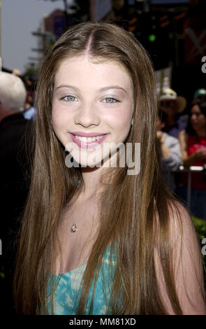 Michelle Trachtenberg arriving at the 'Princess Diaries' premiere at El captain Theatre in Los Angeles  July, 29, 2001  © TsuniTrachtenbergMichelle05.jpgTrachtenbergMichelle05 Red Carpet Event, Vertical, USA, Film Industry, Celebrities,  Photography, Bestof, Arts Culture and Entertainment, Topix Celebrities fashion /  Vertical, Best of, Event in Hollywood Life - California,  Red Carpet and backstage, USA, Film Industry, Celebrities,  movie celebrities, TV celebrities, Music celebrities, Photography, Bestof, Arts Culture and Entertainment,  Topix, headshot, vertical, one person,, from the year  Stock Photo