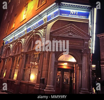 The Guildford Arms, No 1, West Register Street, Edinburgh EH2 2AA, real ale pub, Scotland, UK, at night Stock Photo