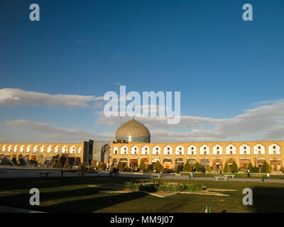 Naqsh-e Jahan Square and Sheikh Lotfollah Mosque, Esfahan, Iran Stock Photo