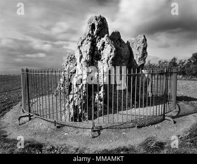 View NNW of the Whispering Knights portal dolmen, Oxfordshire, England, UK: the five limestone slabs are the remains of a Neolithic burial chamber. Stock Photo