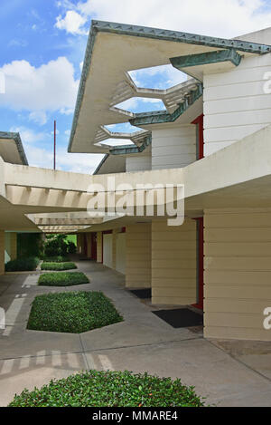 Florida Southern College, showing the Administration Building with butterfly cutouts in roof overhang, by Frank Lloyd Wright, Lakeland, FL, USA Stock Photo