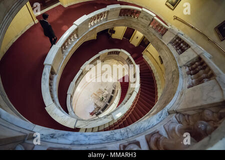 The staircase of the National Liberal Club at 1 Whitehall Place in Westminster, London. Photo date: Saturday, April 21, 2018. Photo: Roger Garfield Stock Photo