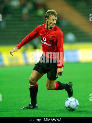 Football: Olympia Stadion Munich Germany  5.8.2000 , International friendly match FC Bayern München (Munchen, Muenchen) vs Manchester United 3:1  ---  Teddy SHERINGHAM, ManU Stock Photo