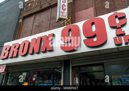 https://l450v.alamy.com/450v/mmb9at/shopping-and-activities-along-westchester-avenue-in-the-bronx-in-new-york-on-sunday-may-6-2018-richard-b-levine-mmb9at.jpg