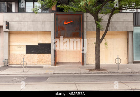 nike store in toronto downtown