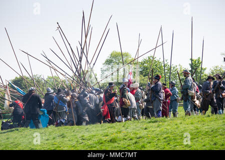 The Pikes and Plunder event re-enacting an English Civil War battle took place at the Queens Sconce, Newark, England, UK Stock Photo