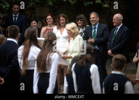 Athens, Greece. 10th May, 2018. Britain's Duchess of Cornwall, Camilla (C) attends a UNESCO literacy event at the Monastery of Kaisariani in Athens, Greece, 10 May 2018, as part of the three-day official visit of the royal couple to Greece. ©Elias Verdi/Alamy Live News Stock Photo