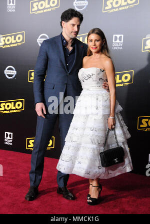 Hollywood, California, USA. 10th May, 2018. (L-R) Actor Joe Manganiello and actress Sofia Vergara attend the premiere of Disney Pictures and Lucasfilms' 'Solo: A Star Wars Story' at the Dolby Theatre, El Capitan Theatre and Grauman's Chinese Theatre on May 10, 2018 in Hollywood, California. Photo by Barry King/Alamy Live News Stock Photo