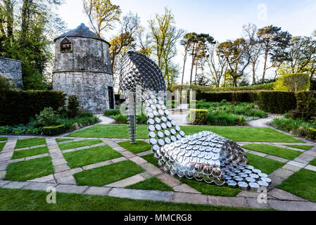Edinburgh, UK. 10th May, 2018. The 2018 season opening of Scottish sculpture park Jupiter Artland featuring the exhibition “Gateway” by Portuguese artist Joana Vasconcelos.  Jupiter Artland opens to the public on Saturday 12 May 2018. Credit: Andy Catlin/Alamy Live News Stock Photo