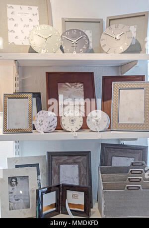 Gift shop full of accessories and home decorations Stock Photo