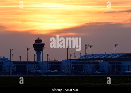 Sunset, Sunshine, Sunrise, Terminal, Tower, red Sky, romantic, twilight, Aircraft, Airplane, Plane, MAC, cloud, Airport Munich, MUC, Germany, Stock Photo