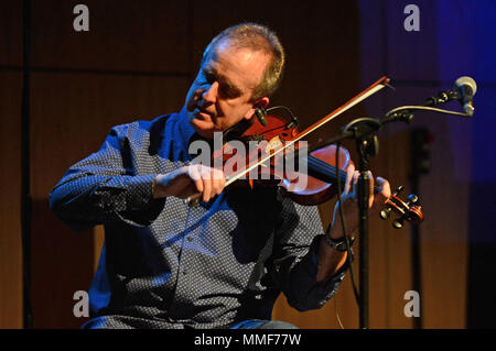 Gordon Gunn fiddle player onstage at Mareel in the Shetland Isles Stock Photo