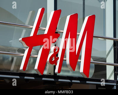 H&M Fashion Chain, Windsor, Berkshire, England, UK, GB Stock Photo - Alamy