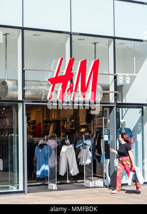 H&M Fashion Chain, Windsor, Berkshire, England, UK, GB Stock Photo - Alamy