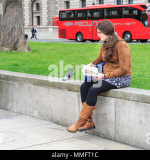 Westminster, London, 11th May 2018. Despite the cloudy and somewhat colder weather, tourists around Westminster and the South Bank are out in large numbers enjoying the sights of the British capital. Credit: Imageplotter News and Sports/Alamy Live News Stock Photo