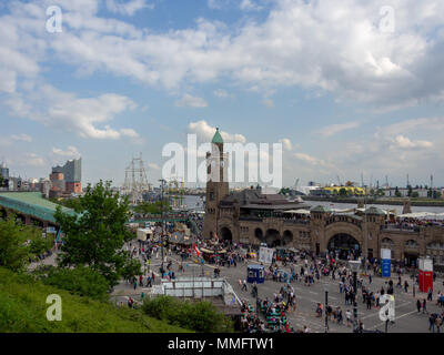 Hamburg, Germany - May 11, 2018: Every year over one hundred thousand people join the harbour anniversary in Hamburg, Germany. Credit: Michael Simon/Alamy Live News Stock Photo