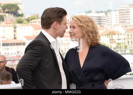 Cannes, France. 11th May, 2018. ActorEERO MILONOFF and actress EVA MELANDER attend the photocall for 'Grans' during the 71st annual Cannes Film Festival at Palais des Festivals. Credit: Frederick Injimbert/ZUMA Wire/Alamy Live News Stock Photo