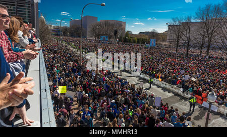 MARCH 24, 2018: Washington, D.C. Hundreds of thousands gather on Pennsylvania Avenue, NW in 'March for Our Lives' Rally and Protest, Washington D.C. - view from the NEWSEUM balcony overlooking PA Avenue Stock Photo