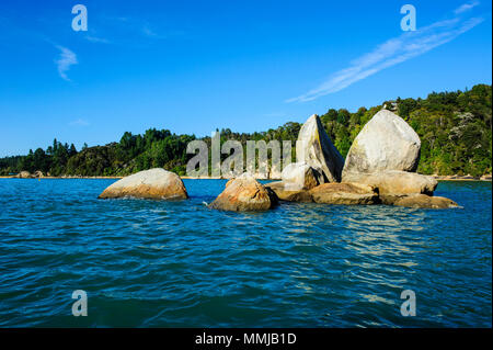 Split apple rock, Abel Tasman National Park, South Island, New Zealand Stock Photo
