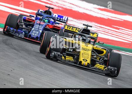 Barcelona, Spain. 12 May, 2018:  NICO HULKENBERG (GER) leads BRENDON HARTLEY (NZL) during the third practice session of the Spanish GP at Circuit de Barcelona - Catalunya in his Renault RS18 Credit: Matthias Oesterle/Alamy Live News Stock Photo