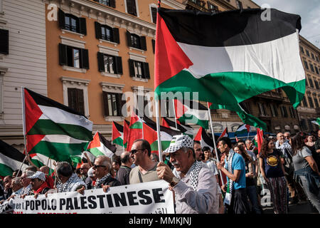 Rome, Italy. 12th May, 2018. Thousand of protesters gathered for a demonstration to mark the 70th anniversary of the Nakba and to protest against the US president's Donald Trump recognition of Jerusalem as Israel's capital. Credit: Giuseppe Ciccia/Alamy Live News Stock Photo